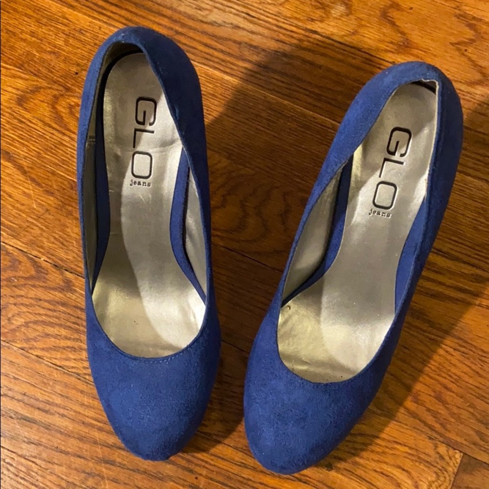 Blue sued heels